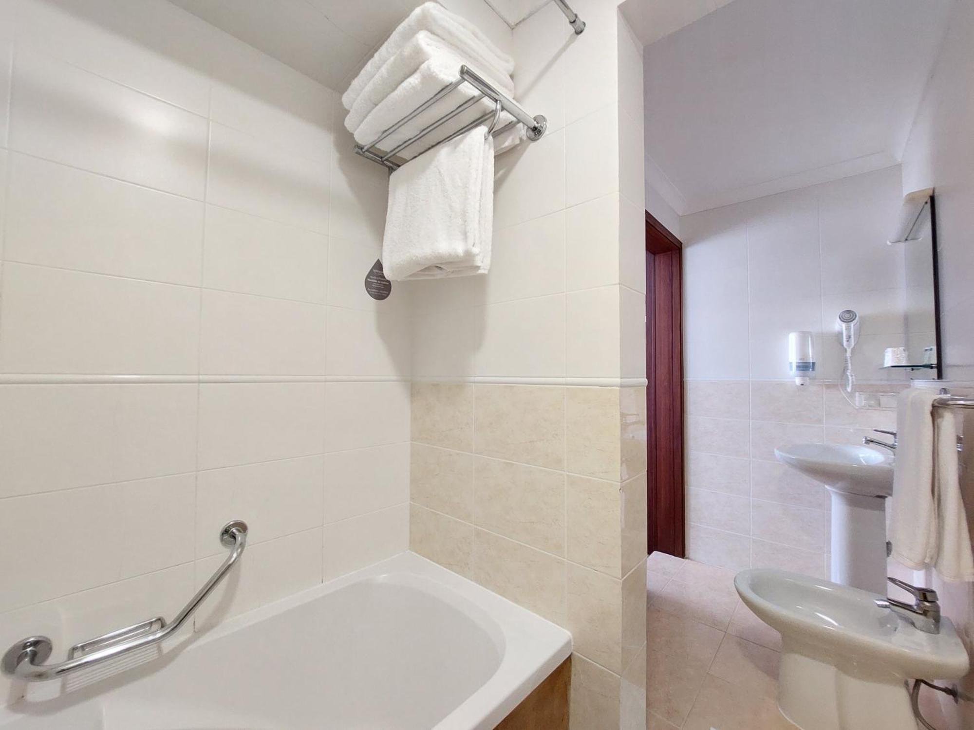 Hotel Santiago Ílhavo الغرفة الصورة
